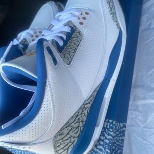 Retro 3s DS straight from sneakers app size 8.5